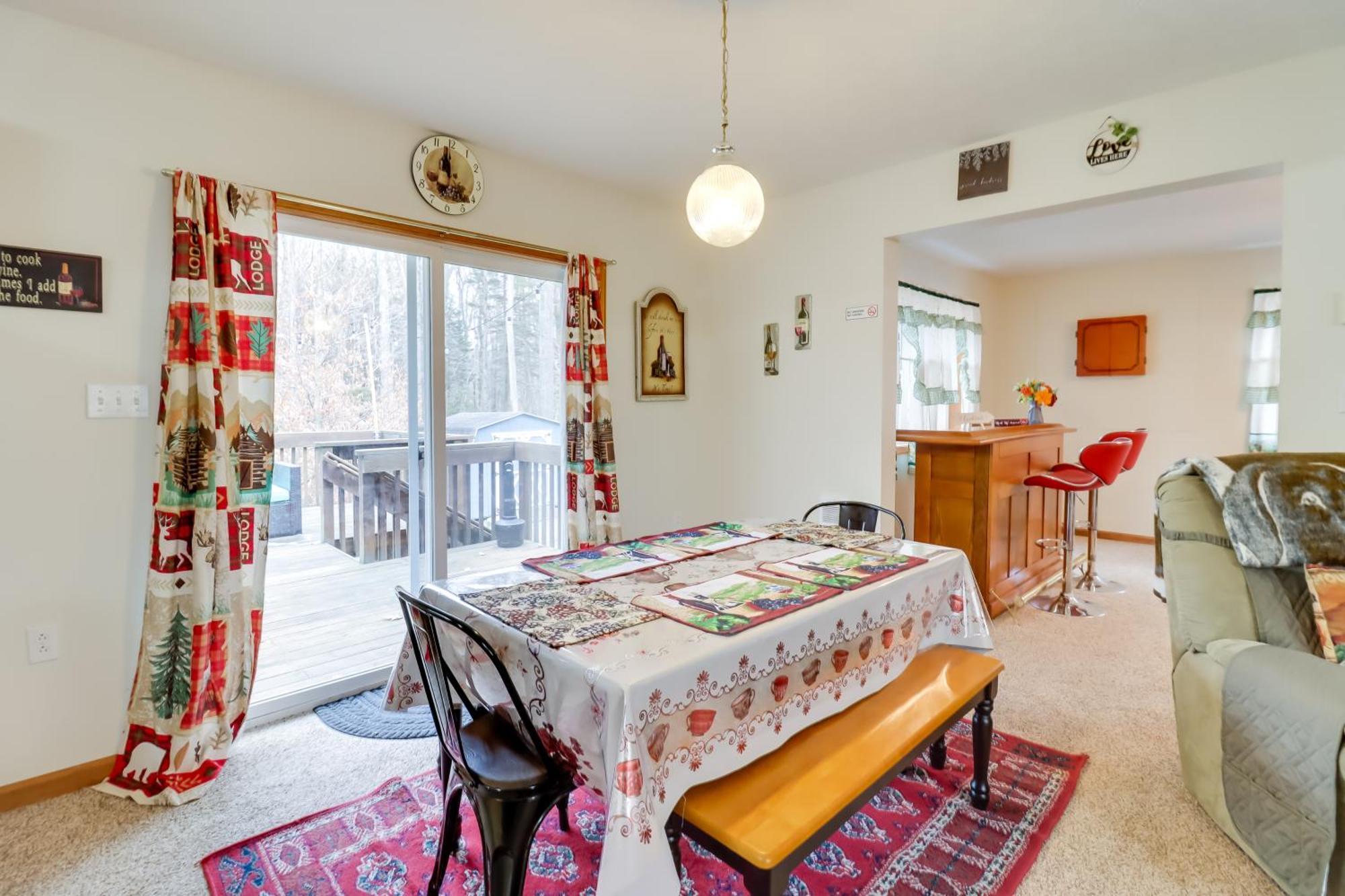 Pet-Friendly Pocono Lake Oasis With Hot Tub! Dış mekan fotoğraf
